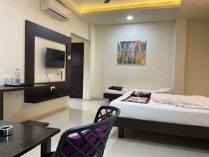 Deluxe Double Room, City View - THE HOTEL RELAX  (Kankavli)