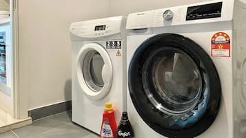 Premier Apartment, 3 Bedrooms, Mountain View | Interior