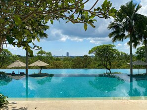 2 outdoor pools - Iskandar Residence by My Cozy (Iskandar Puteri)