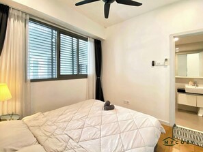 Desk, blackout curtains, iron/ironing board, free WiFi - Iskandar Residence by My Cozy (Iskandar Puteri)