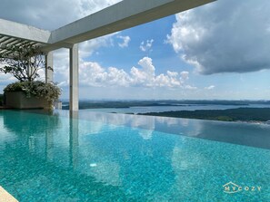 2 outdoor pools - Iskandar Residence by My Cozy (Iskandar Puteri)