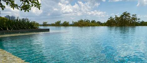 2 outdoor pools