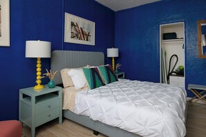 WiFi, bed sheets - Cozy studio in nice Los Angeles! Perfect for 2! (Los Angeles)
