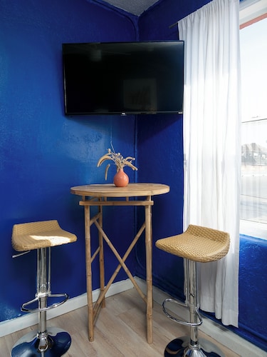 Cozy studio in nice Los Angeles! Perfect for 2!