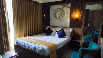 Deluxe Double Room, Garden View