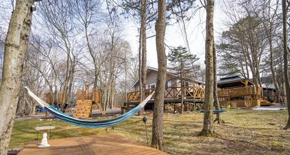 Mountain-Lake Getaway with Hot Tub