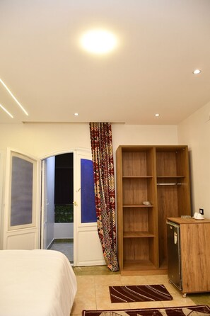 4 quartos, ferros/tábuas de passar roupa, Wi-Fi, roupa de cama