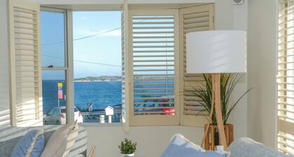 Absolute Beachfront Cronulla Beach House | Panoramic Ocean Views