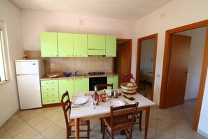Dining - Beachside Holiday Home in Ricadi (Ricadi)