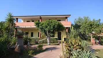 Classic House, 2 Bedrooms | Exterior