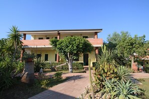 Comfort House, 3 Bedrooms | Exterior - Beachside Holiday Home in Ricadi (Ricadi)