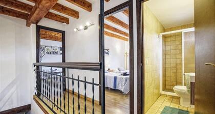 Villa in Manacor With Pool and Tennis Court