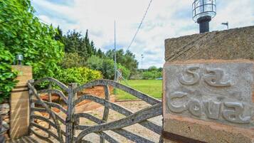 Classic House, 3 Bedrooms | Reception