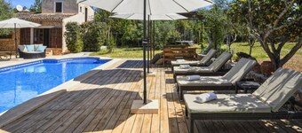 Villa in Manacor With Pool and Tennis Court