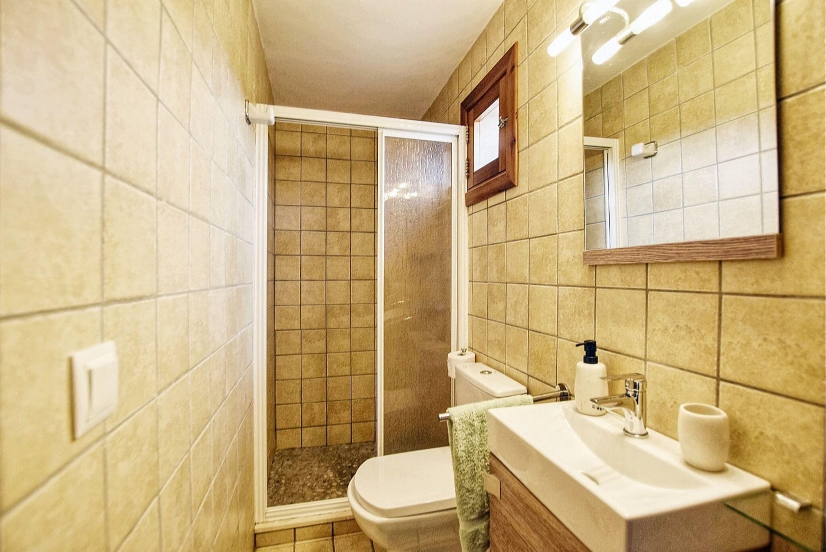 Casa clásica, 3 habitaciones | Baño | Ducha