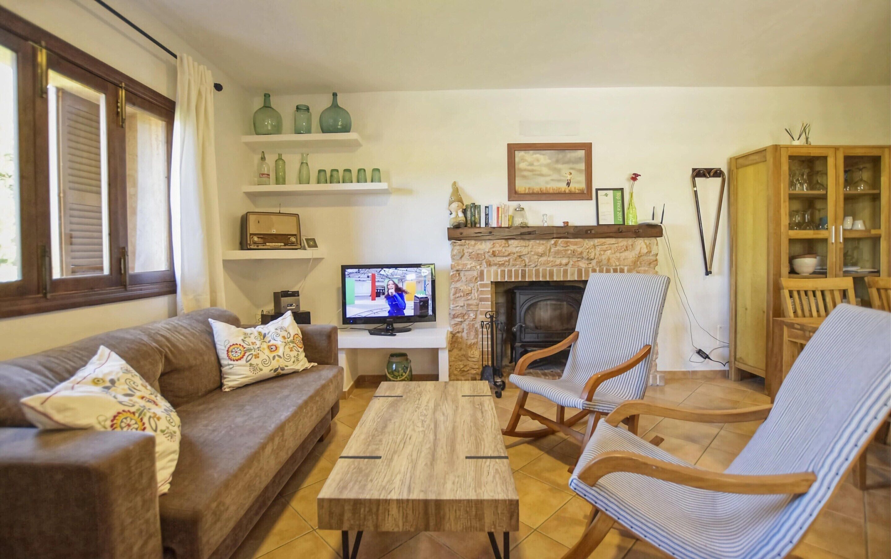 Comfort House, 3 Bedrooms | Living room