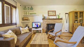 Comfort House, 3 Bedrooms | Living room