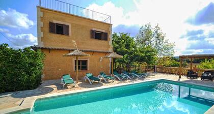 Villa in Manacor With Pool and Tennis Court