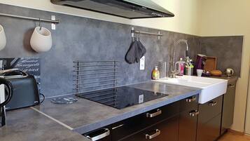 Biệt thự phong cách cổ điển, 3 phòng ngủ | Bếp riêng