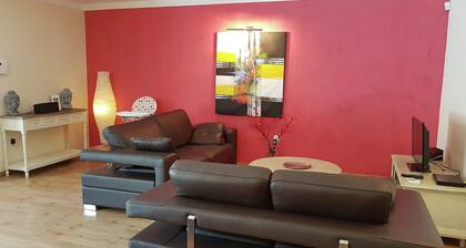 Villa Alba: Sunlit Comfort in Lirac