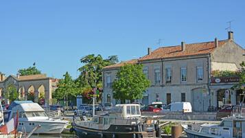 Biệt thự phong cách cổ điển, 3 phòng ngủ | Quang cảnh nhìn từ nơi lưu trú