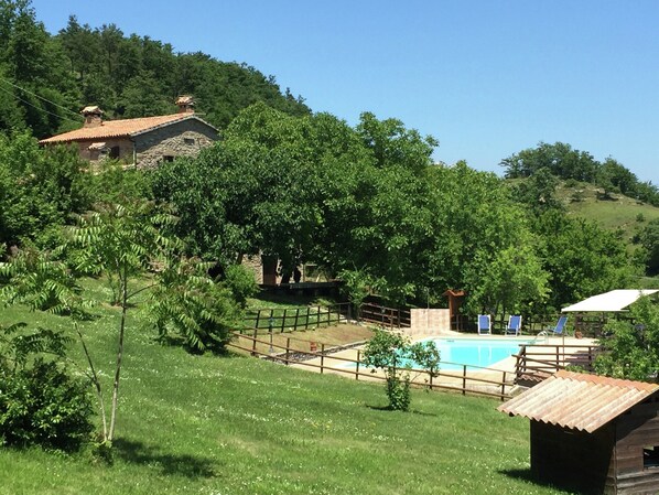 Comfort House, 2 Bedrooms | Pool - Farmhouse in Apecchio With Pool & Spa (Apecchio)
