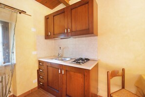 Classic House, 1 Bedroom | Private kitchen - Farmhouse in Apecchio With Pool & Spa (Apecchio)