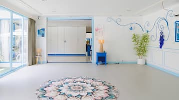 Villa, 4 habitaciones, para fumadores, alberca privada | Interior