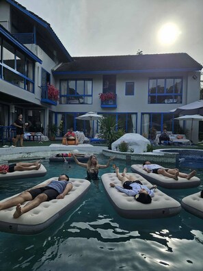 Villa, 4 habitaciones, para fumadores, alberca privada | Alberca