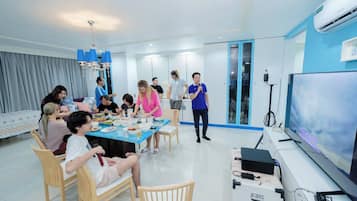 Villa, 4 Bedrooms, Smoking, Private Pool | Dining