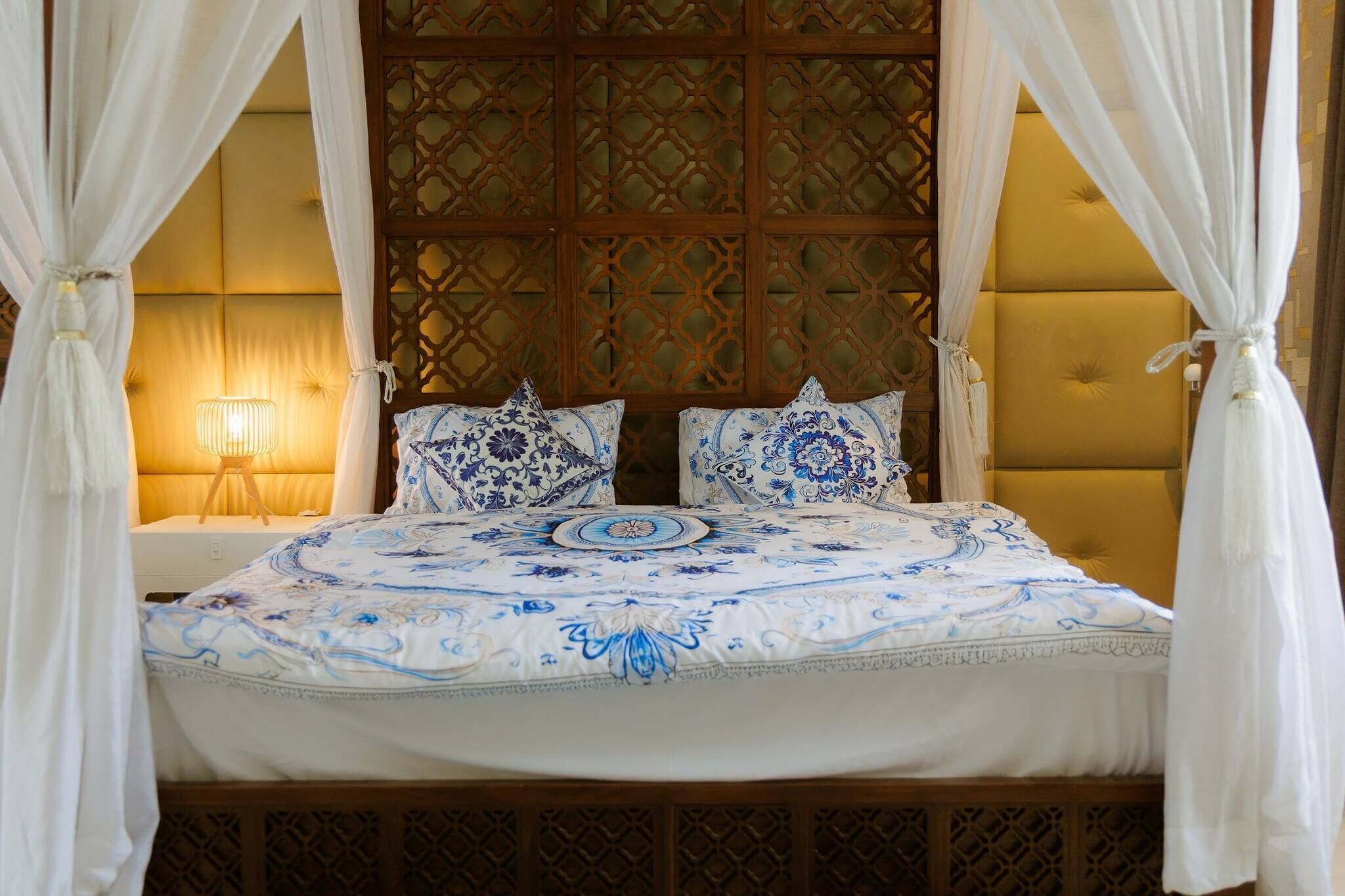 Huvila, 4 makuuhuonetta, tupakointi sallittu, yksityinen uima-allas