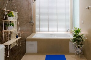 Villa, 4 chambres, fumeur, piscine privée | Salle de bain