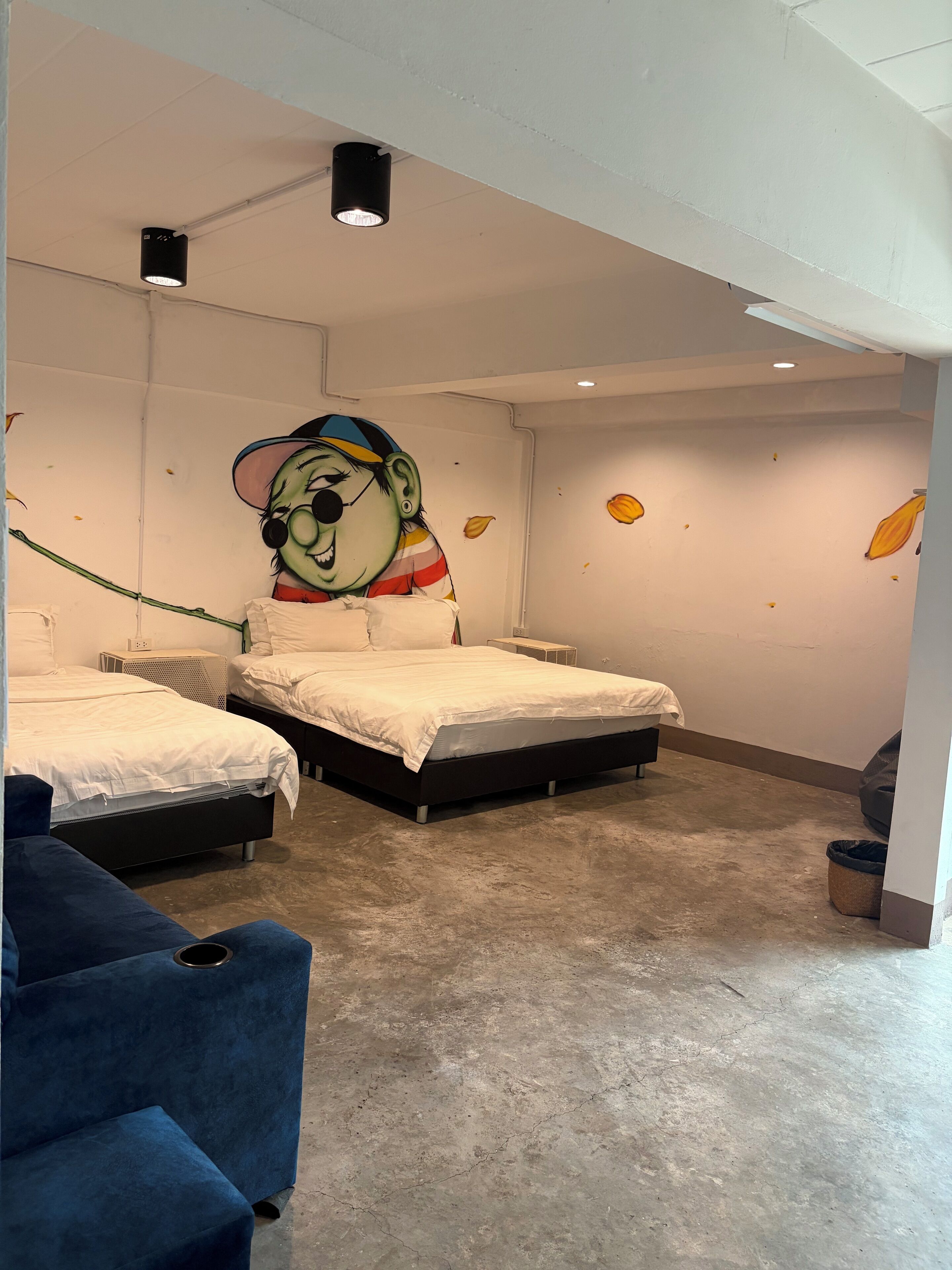 1 chambre, coffres-forts dans les chambres, fer et planche à repasser