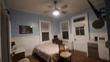 3 Schlafzimmer, BĂŒgeleisen/BĂŒgelbrett, WLAN, BettwĂ€sche