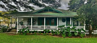 3-bedroom bed & breakfast Naalehu 2 persons per room 3 night min  breakfast inc.