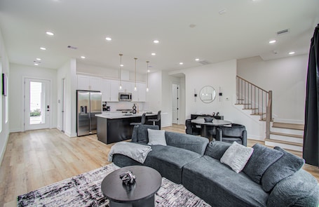 Smart TV. Awesome NEW 3-bedroom, 3.5-bath townhome in vibrant Houston.