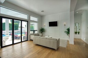 Living area - Prestige Estate: unparalleled luxury experience (Scottsdale)