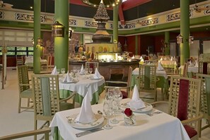 Dining - Iberostar Waves Punta Cana (Punta Cana)