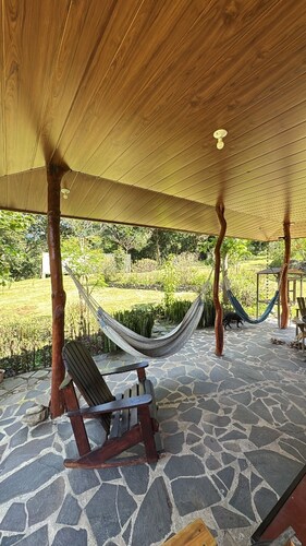 Perfect 1-bedroom cabin in cool Monteverde for a relaxing stay
