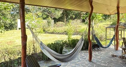 Perfect 1-bedroom cabin in cool Monteverde for a relaxing stay