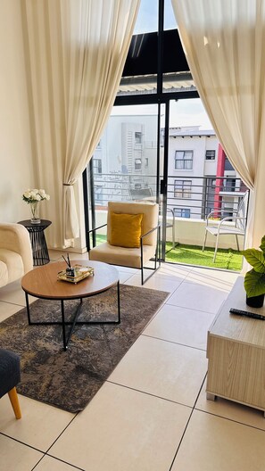 Living area - Dainfern Luxury Penthouse (Midrand)