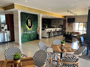 Dining - Dainfern Luxury Penthouse (Midrand)