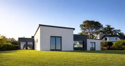 Villa des Heaux_Maison avec piscine, au bord du Sillon de Talbert
