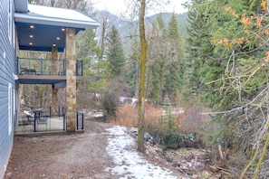 Property grounds - Covered Patio, Creek & Mtn Views: Afton Nature Hub (Afton)
