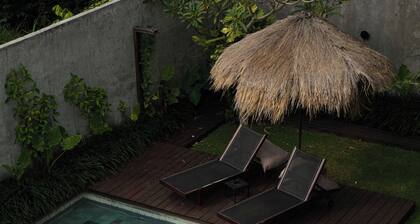 Architect-Designed Minimal Suite w/ Pool Near Uluwatu