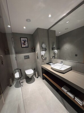 Chambre Club, vue ville | Salle de bain