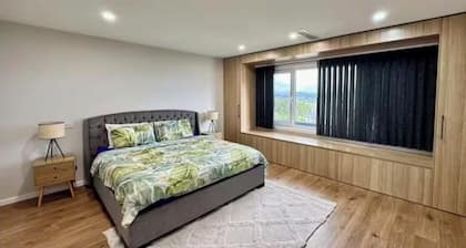 Luxury modern house , Free parking , Pet alow