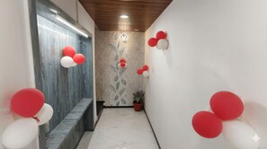 Lobby - Hotel Moon Light  (Indore)