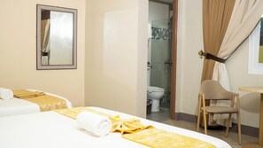 Family Quadruple Room - EMMIE HOTEL (LEGAZPI CITY)
