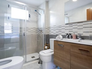 Shower, hair dryer, towels - Sunstay Salitre Flat I Malaga (Málaga)